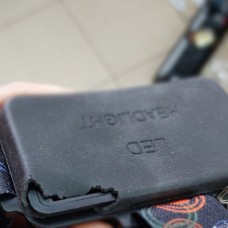 Потужний світлодіодний ліхтарик на 5 світлодіодах УЦІНКА Пошкоджена кришка холдера для акумуляторів